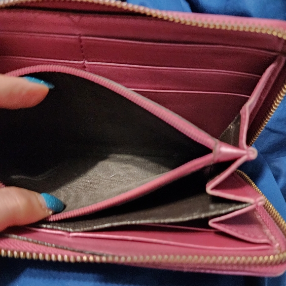 Gucci Metallic Guccissima Heart Zip Wallet GUC - Picture 11 of 12